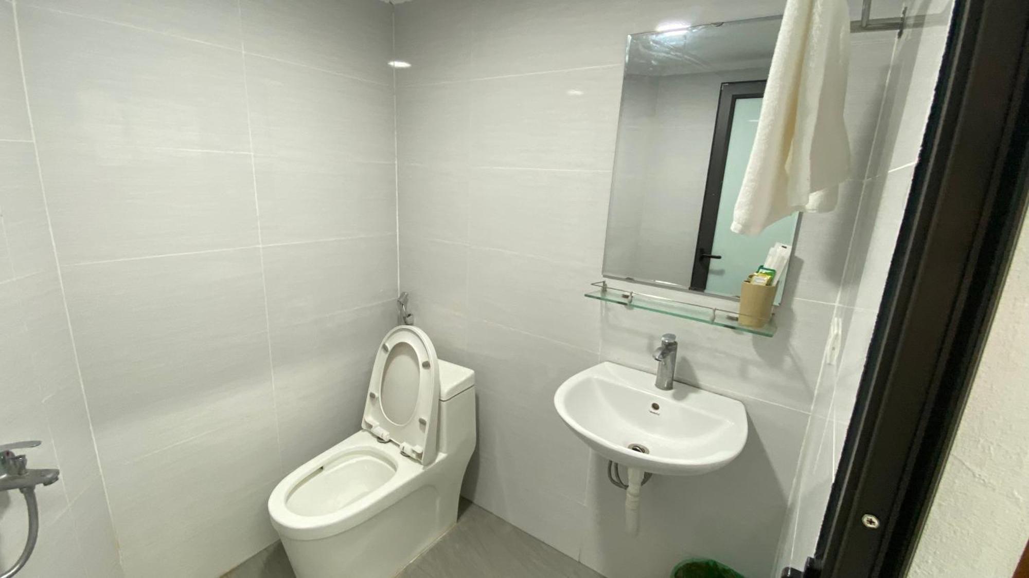 Era Apartment Khuc Thua Du Ханой Екстериор снимка